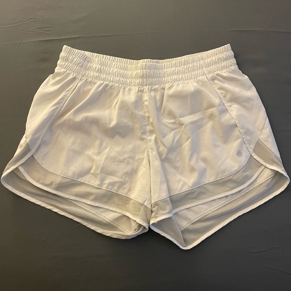 Athleta Mesh Racer Run 4” Short - Size Medium